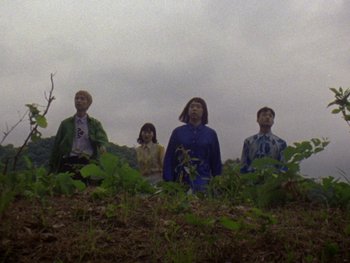 Movie still from “Kite Park - Bongo” (2019), directed by Danny Griffioen – Extreme Wide shot, Low angle