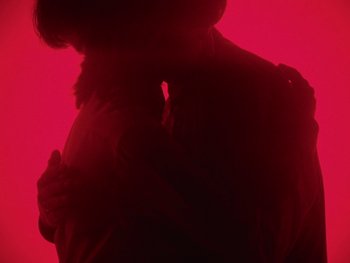 Movie still from “Kite Park - Bongo” (2019), directed by Danny Griffioen – Extreme Close Up shot, Overhead angle