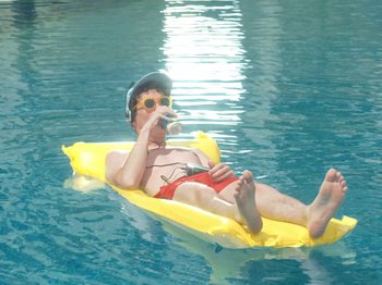 Movie still from “Colectivo Da Silva - Marina d’Or” (2019), directed by Kirkpatrick Buffet – Wide shot, High angle