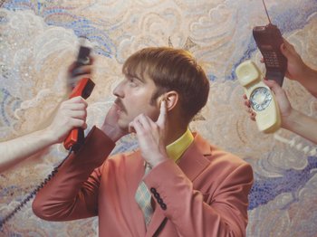 Movie still from “Colectivo Da Silva - Marina d’Or” (2019), directed by Kirkpatrick Buffet – Medium shot, Low angle