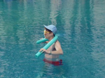 Movie still from “Colectivo Da Silva - Marina d’Or” (2019), directed by Kirkpatrick Buffet – Wide shot, High angle