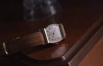 Movie still from “The Lumineers - Gloria” (2019), directed by Kevin Phillips – Extreme Close Up shot, High angle