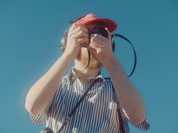 Movie still from “Colectivo Da Silva - Marisol” (2019), directed by Kirkpatrick Buffet – Close Up shot, Overhead angle