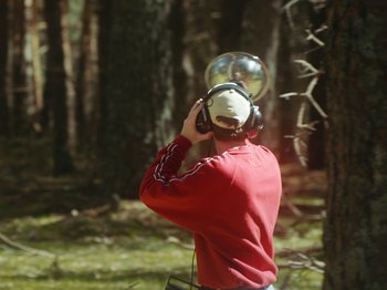Movie still from “Colectivo Da Silva - Marisol” (2019), directed by Kirkpatrick Buffet – Wide shot, Low angle