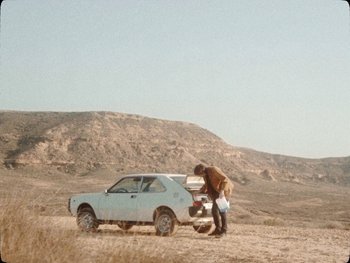 Movie still from “Los Ojos - Por wasap” (2019), directed by Kirkpatrick Buffet – Extreme Wide shot, High angle