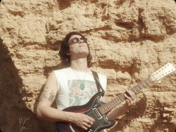 Movie still from “Los Ojos - Por wasap” (2019), directed by Kirkpatrick Buffet – Medium shot, Overhead angle