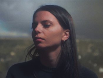 Movie still from “Gracie Gray - Morphine” (2019), directed by Michael Priestley – Close Up shot, Low angle