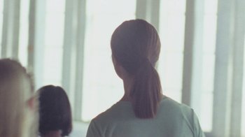Movie still from “Clare Bowditch - Woman” (2019), directed by Lucy Knox – Close Up shot, Over the shoulder angle