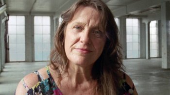 Movie still from “Clare Bowditch - Woman” (2019), directed by Lucy Knox – Close Up shot, Low angle