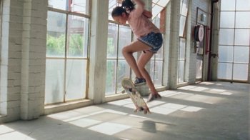 Movie still from “Clare Bowditch - Woman” (2019), directed by Lucy Knox – Wide shot, Low angle