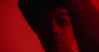 Movie still from “Majetic - Lead Halo” (2019), directed by Jillian Iscaro – Extreme Close Up shot, Low angle