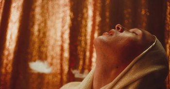 Movie still from “Majetic - Lead Halo” (2019), directed by Jillian Iscaro – Extreme Close Up shot, Low angle