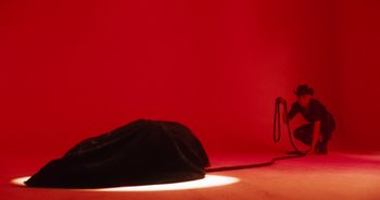 Movie still from “Majetic - Lead Halo” (2019), directed by Jillian Iscaro – Extreme Close Up shot, High angle