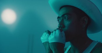 Movie still from “Majetic - Lead Halo” (2019), directed by Jillian Iscaro – Close Up shot, Low angle