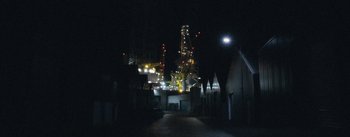 Movie still from “Noah Meah - Poolside” (2019), directed by Danny Griffioen – Extreme Wide shot, Low angle