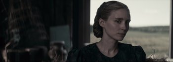 Movie still from “Women Talking” (2022), directed by Sarah Polley – Close Up shot, Over the shoulder angle