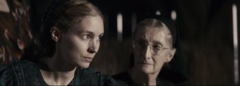 Movie still from “Women Talking” (2022), directed by Sarah Polley – Close Up shot, Over the shoulder angle
