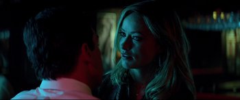 Movie still from “Richard Jewell” (2019), directed by Clint Eastwood – A man and a woman talking in a dark room; Close Up shot, Over the shoulder angle