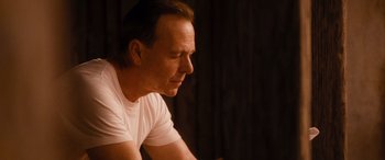 Movie still from “The Accountant” (2016), directed by Gavin O'Connor – Close Up shot, Over the shoulder angle