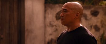 Movie still from “The Accountant” (2016), directed by Gavin O'Connor – Close Up shot, Over the shoulder angle