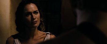 Movie still from “300” (2006), directed by Zack Snyder – A beautiful woman sitting in front of a mirror; Close Up shot, Over the shoulder angle