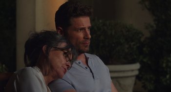 Movie still from “80 for Brady” (2023), directed by Kyle Marvin – A man and a woman sitting next to each other; Close Up shot, Over the shoulder angle