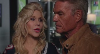 Movie still from “80 for Brady” (2023), directed by Kyle Marvin – An older man standing next to a young woman; Close Up shot, Over the shoulder angle