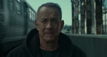 Movie still from “A Man Called Otto” (2022), directed by Marc Forster – An older man is looking into the camera; Close Up shot, Low angle