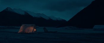 Movie still from “Against the Ice” (2022), directed by Peter Flinth – Extreme Wide shot, High angle