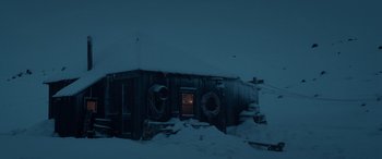 Movie still from “Against the Ice” (2022), directed by Peter Flinth – Extreme Wide shot, High angle