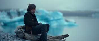 Movie still from “Against the Ice” (2022), directed by Peter Flinth – Medium shot, Over the shoulder angle