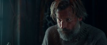 Movie still from “Against the Ice” (2022), directed by Peter Flinth – Close Up shot, Over the shoulder angle