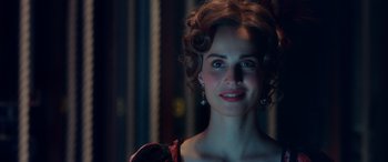 Movie still from “Against the Ice” (2022), directed by Peter Flinth – Close Up shot, Over the shoulder angle