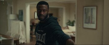 Movie still from “The Invisible Man” (2020), directed by Leigh Whannell – Medium shot, Over the shoulder angle