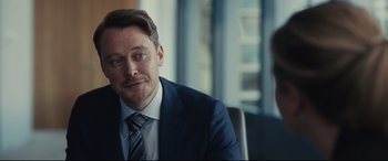 Movie still from “The Invisible Man” (2020), directed by Leigh Whannell – Close Up shot, Over the shoulder angle