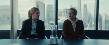 Movie still from “The Invisible Man” (2020), directed by Leigh Whannell – Medium shot, Over the shoulder angle