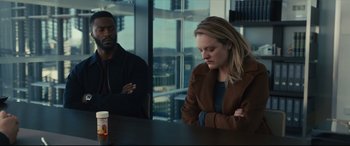 Movie still from “The Invisible Man” (2020), directed by Leigh Whannell – Medium shot, Over the shoulder angle