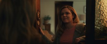 Movie still from “The Invisible Man” (2020), directed by Leigh Whannell – Close Up shot, Over the shoulder angle