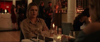 Movie still from “The Invisible Man” (2020), directed by Leigh Whannell – Medium shot, Over the shoulder angle