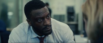 Movie still from “The Invisible Man” (2020), directed by Leigh Whannell – Close Up shot, Over the shoulder angle