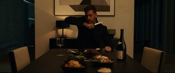 Movie still from “The Invisible Man” (2020), directed by Leigh Whannell – Medium shot, Over the shoulder angle