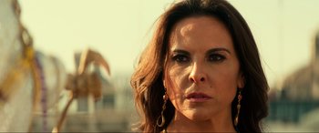 Movie still from “Bad Boys for Life” (2020), directed by Adil El Arbi – A woman's face in the sunlight; Close Up shot, Over the shoulder angle