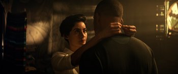 Movie still from “Bad Boys for Life” (2020), directed by Adil El Arbi – A man and a woman standing next to each other; Close Up shot, Over the shoulder angle