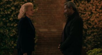 Movie still from “Book Club: The Next Chapter” (2023), directed by Bill Holderman – A man and a woman standing next to each other; Medium shot, Over the shoulder angle