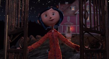 Movie still from “Coraline” (2009), directed by Henry Selick – A cartoon character is standing in front of a house; Wide shot, Over the shoulder angle