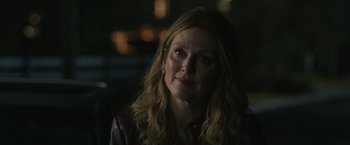 Movie still from “Dear Evan Hansen” (2021), directed by Stephen Chbosky – A person with long hair; Close Up shot, Over the shoulder angle