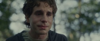 Movie still from “Dear Evan Hansen” (2021), directed by Stephen Chbosky – A person with a tear in his eye; Close Up shot, Over the shoulder angle