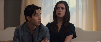 Movie still from “A Dog's Journey” (2019), directed by Gail Mancuso – A man and a woman sitting next to each other; Close Up shot, Over the shoulder angle