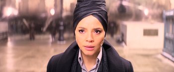 Movie still from “Fantastic Beasts and Where to Find Them” (2016), directed by David Yates – A person wearing a turban; Close Up shot, High angle