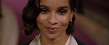 Movie still from “Fantastic Beasts: The Crimes of Grindelwald” (2018), directed by David Yates – A woman's face with brown eyes; Close Up shot, Over the shoulder angle